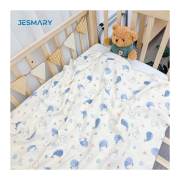 Chăn cho bé  làm từ vải xô họa tiết xinh xắn